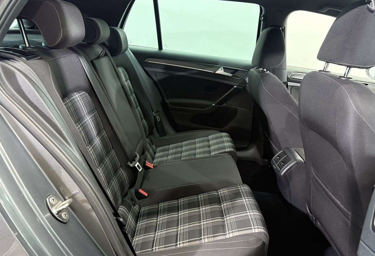 2017 VOLKSWAGEN GOLF 2017 VOLKSWAGEN GOLF