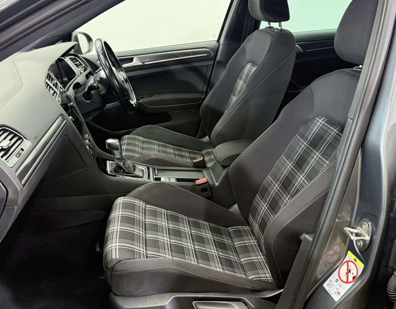 2017 VOLKSWAGEN GOLF 2017 VOLKSWAGEN GOLF