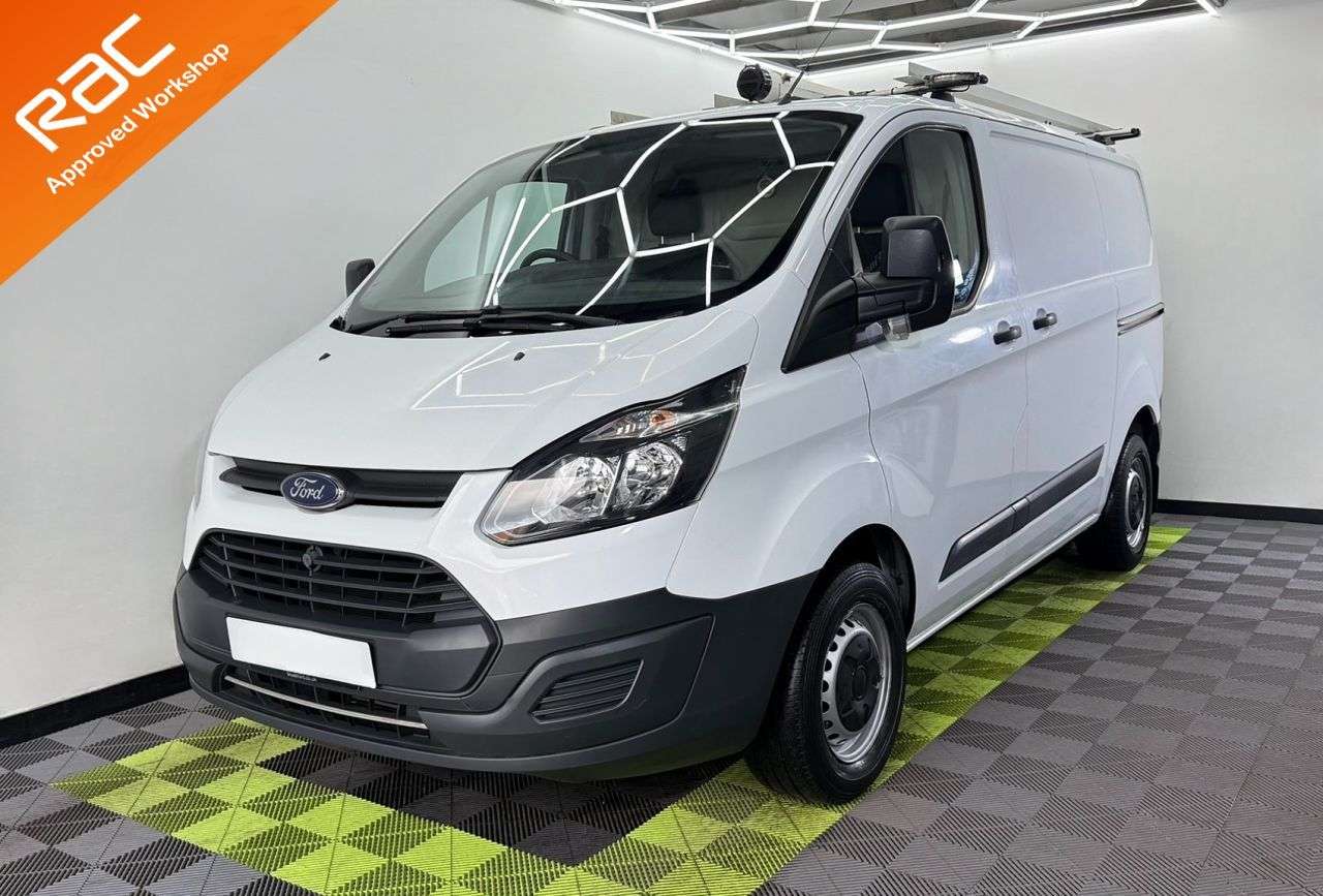 A 2017 FORD TRANSIT CUSTOM 2.0 TDCi 310 Panel Van 5dr Diesel Manual L1 H1 (157 g/km, 104 bhp) A 2017 FORD TRANSIT CUSTOM 2.0 TDCi 310 Panel Van 5dr Diesel Manual L1 H1 (157 g/km, 104 bhp)