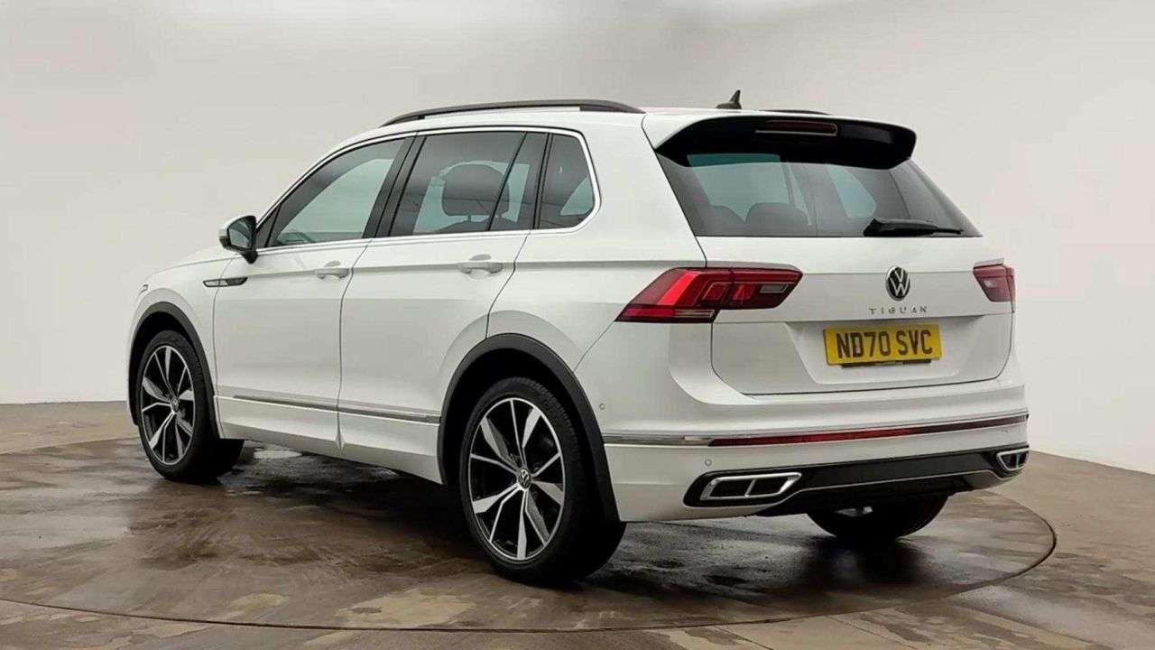A 2021 VOLKSWAGEN TIGUAN 1.5 TSI R-Line SUV 5dr Petrol DSG Euro 6 (s/s) (150 ps) A 2021 VOLKSWAGEN TIGUAN 1.5 TSI R-Line SUV 5dr Petrol DSG Euro 6 (s/s) (150 ps)
