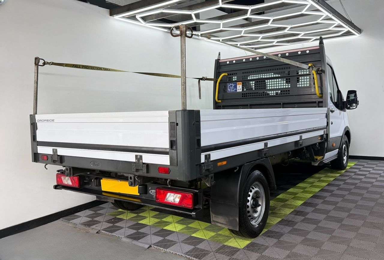 A 2021 FORD TRANSIT 2.0 350 EcoBlue Leader Chassis Cab 2dr Diesel Manual FWD L3 Euro 6 (s/s) (1 A 2021 FORD TRANSIT 2.0 350 EcoBlue Leader Chassis Cab 2dr Diesel Manual FWD L3 Euro 6 (s/s) (1