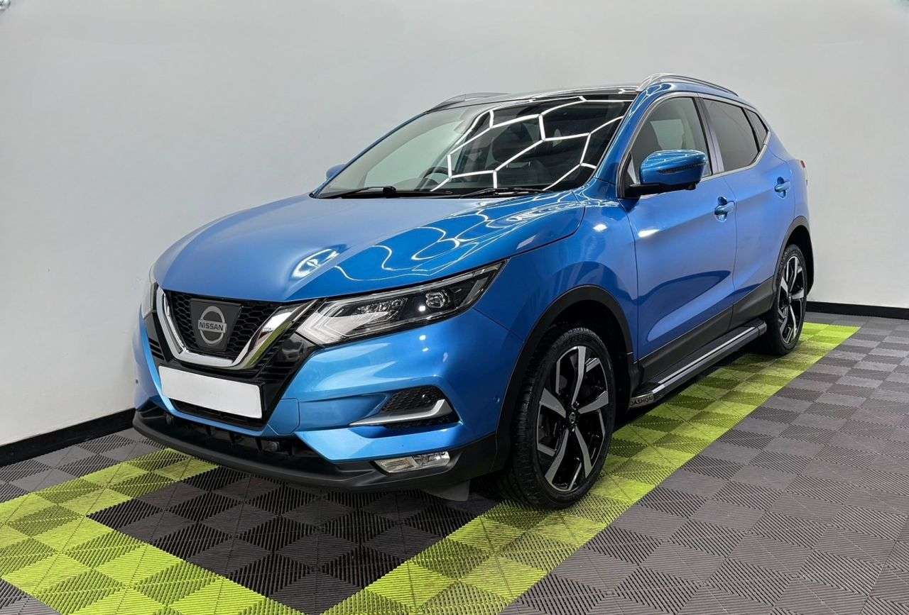 A 2017 NISSAN QASHQAI 1.6 dCi Tekna SUV 5dr Diesel Manual Euro 6 (s/s) (130 ps) A 2017 NISSAN QASHQAI 1.6 dCi Tekna SUV 5dr Diesel Manual Euro 6 (s/s) (130 ps)