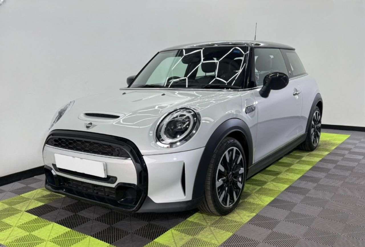 A 2022 MINI HATCH 2.0 Cooper S Exclusive Hatchback 3dr Petrol Steptronic Euro 6 (s/s) (178 ps A 2022 MINI HATCH 2.0 Cooper S Exclusive Hatchback 3dr Petrol Steptronic Euro 6 (s/s) (178 ps