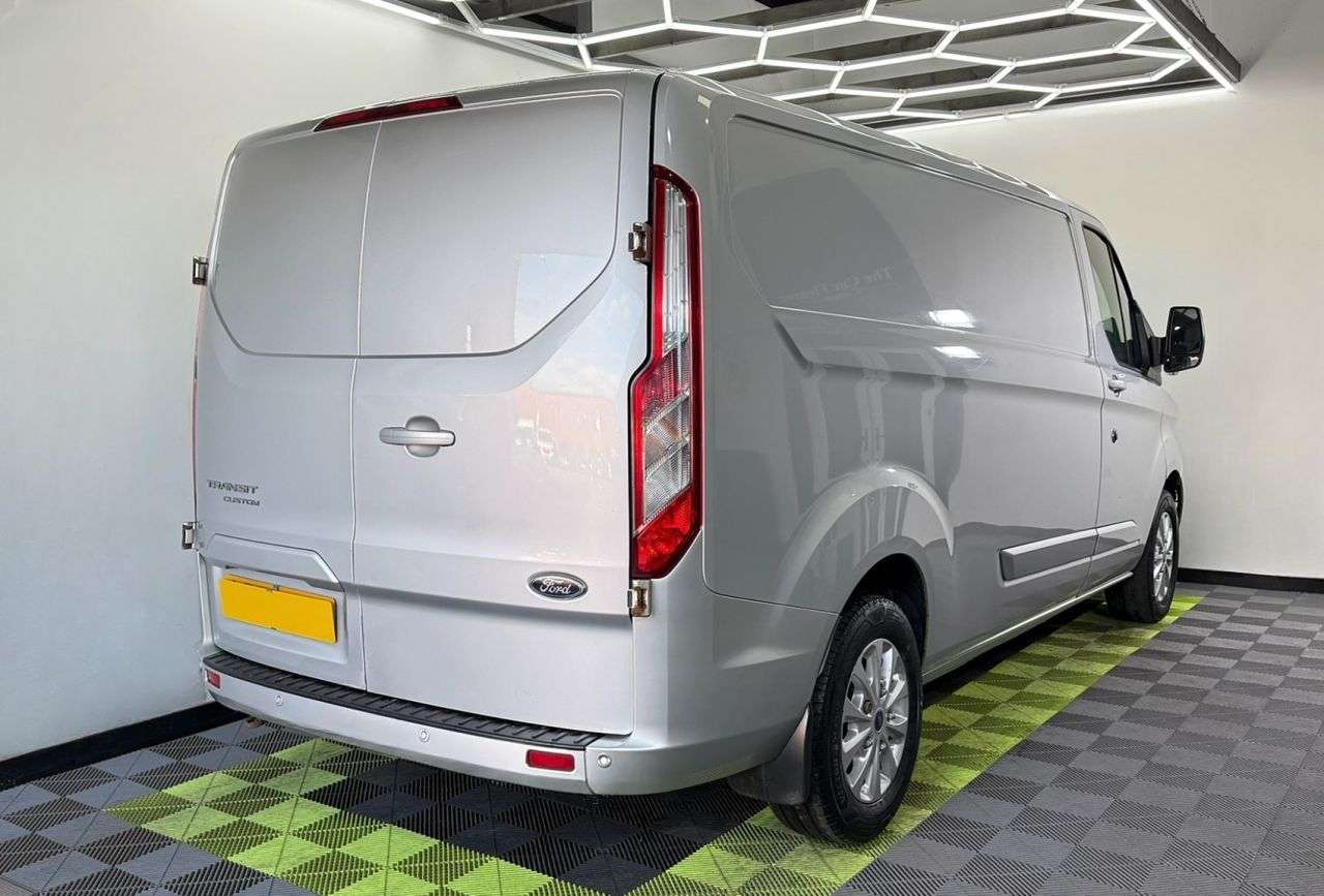 A 2020 FORD TRANSIT CUSTOM 2.0 320 EcoBlue Limited Panel Van 5dr Diesel Manual L2 H1 Euro 6 (s/s) (130 A 2020 FORD TRANSIT CUSTOM 2.0 320 EcoBlue Limited Panel Van 5dr Diesel Manual L2 H1 Euro 6 (s/s) (130