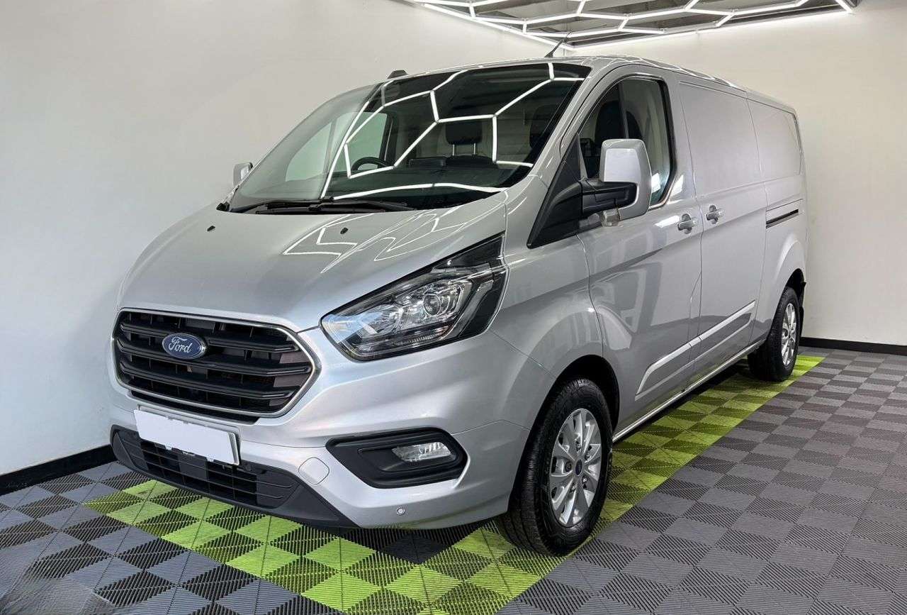 A 2020 FORD TRANSIT CUSTOM 2.0 320 EcoBlue Limited Panel Van 5dr Diesel Manual L2 H1 Euro 6 (s/s) (130 A 2020 FORD TRANSIT CUSTOM 2.0 320 EcoBlue Limited Panel Van 5dr Diesel Manual L2 H1 Euro 6 (s/s) (130