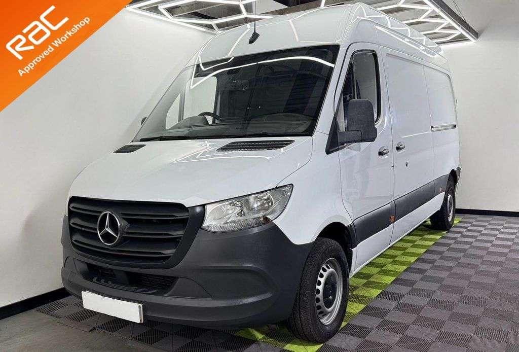 A 2019 MERCEDES-BENZ SPRINTER 2.1 314 CDI Panel Van 5dr Diesel Manual RWD L2 H2 Euro 6 (143 ps) A 2019 MERCEDES-BENZ SPRINTER 2.1 314 CDI Panel Van 5dr Diesel Manual RWD L2 H2 Euro 6 (143 ps)