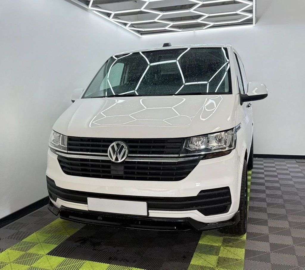 A 2017 VOLKSWAGEN TRANSPORTER 2.0 TDI T28 BlueMotion Tech Startline Panel Van 5dr Diesel Manual FWD SWB E A 2017 VOLKSWAGEN TRANSPORTER 2.0 TDI T28 BlueMotion Tech Startline Panel Van 5dr Diesel Manual FWD SWB E