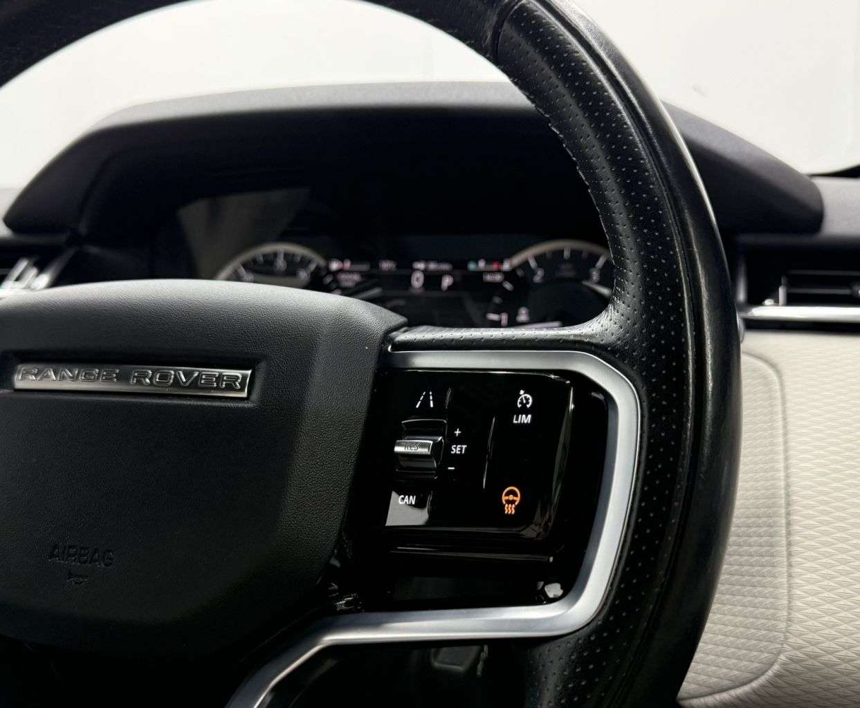 2022 LAND ROVER RANGE ROVER VELAR 2022 LAND ROVER RANGE ROVER VELAR