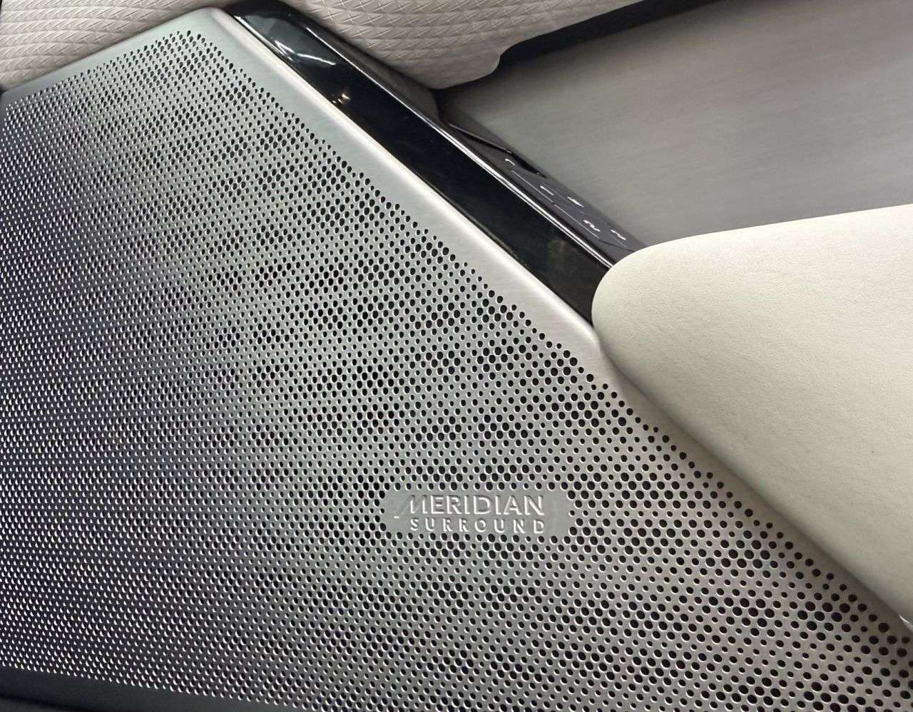 2022 LAND ROVER RANGE ROVER VELAR 2022 LAND ROVER RANGE ROVER VELAR
