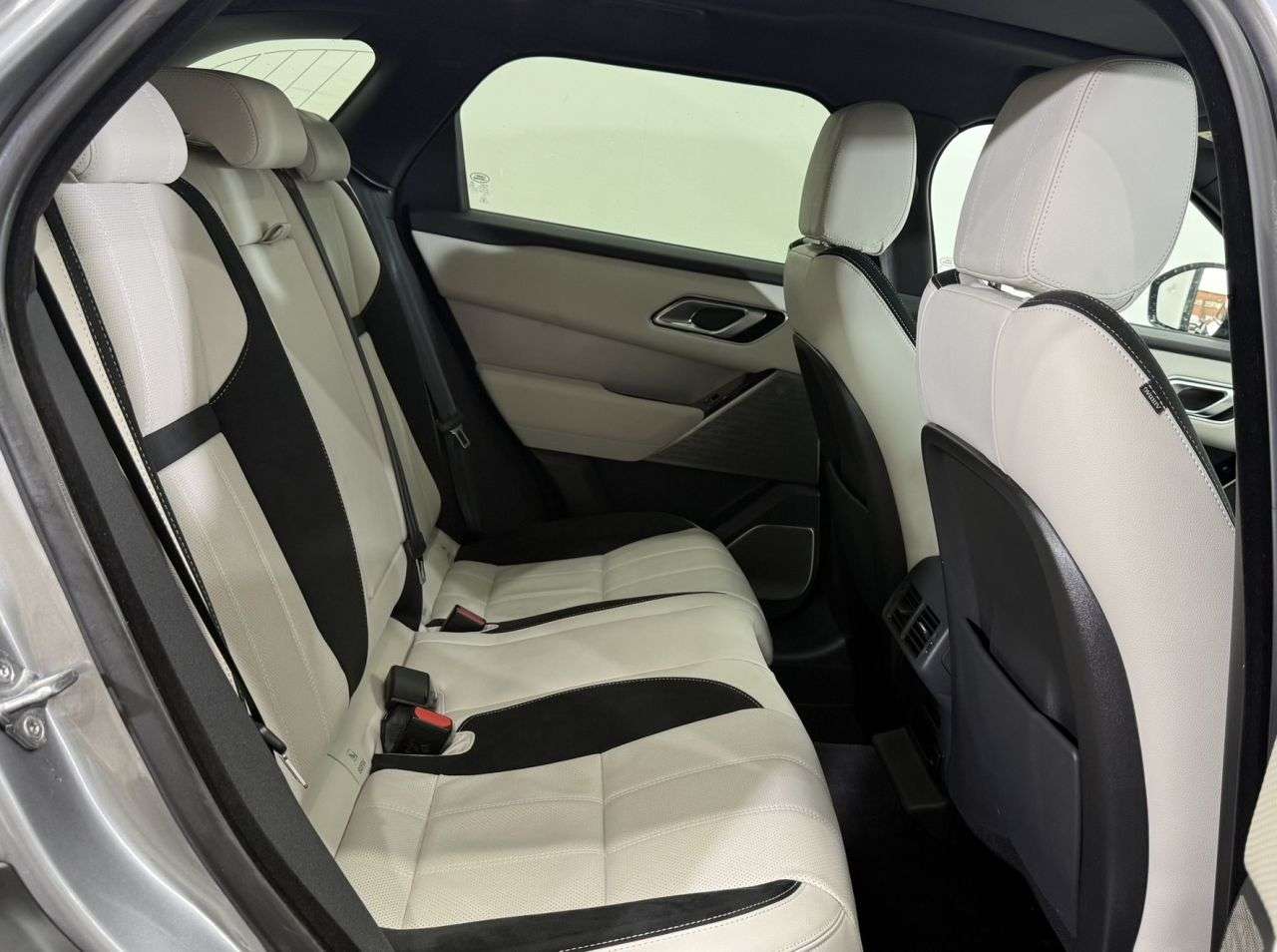 2022 LAND ROVER RANGE ROVER VELAR 2022 LAND ROVER RANGE ROVER VELAR