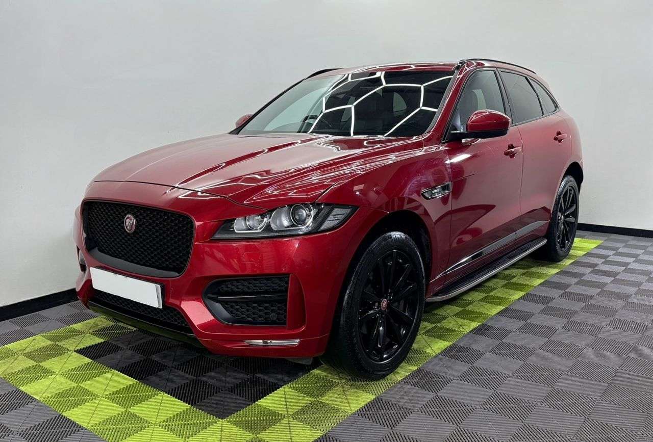 A 2019 JAGUAR F-PACE 2.0 D180 R-Sport SUV 5dr Diesel Auto AWD Euro 6 (s/s) (180 ps) A 2019 JAGUAR F-PACE 2.0 D180 R-Sport SUV 5dr Diesel Auto AWD Euro 6 (s/s) (180 ps)