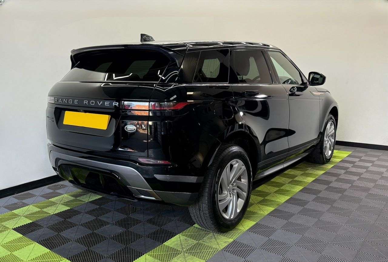 A 2020 LAND ROVER RANGE ROVER EVOQUE 2.0 D150 MHEV R-Dynamic S SUV 5dr Diesel Auto 4WD Euro 6 (s/s) (150 ps) A 2020 LAND ROVER RANGE ROVER EVOQUE 2.0 D150 MHEV R-Dynamic S SUV 5dr Diesel Auto 4WD Euro 6 (s/s) (150 ps)