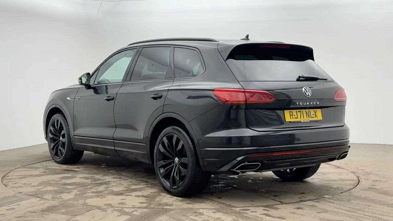 A 2021 VOLKSWAGEN TOUAREG 3.0 TDI V6 Black Edition SUV 5dr Diesel Tiptronic 4Motion Euro 6 (s/s) (286 A 2021 VOLKSWAGEN TOUAREG 3.0 TDI V6 Black Edition SUV 5dr Diesel Tiptronic 4Motion Euro 6 (s/s) (286