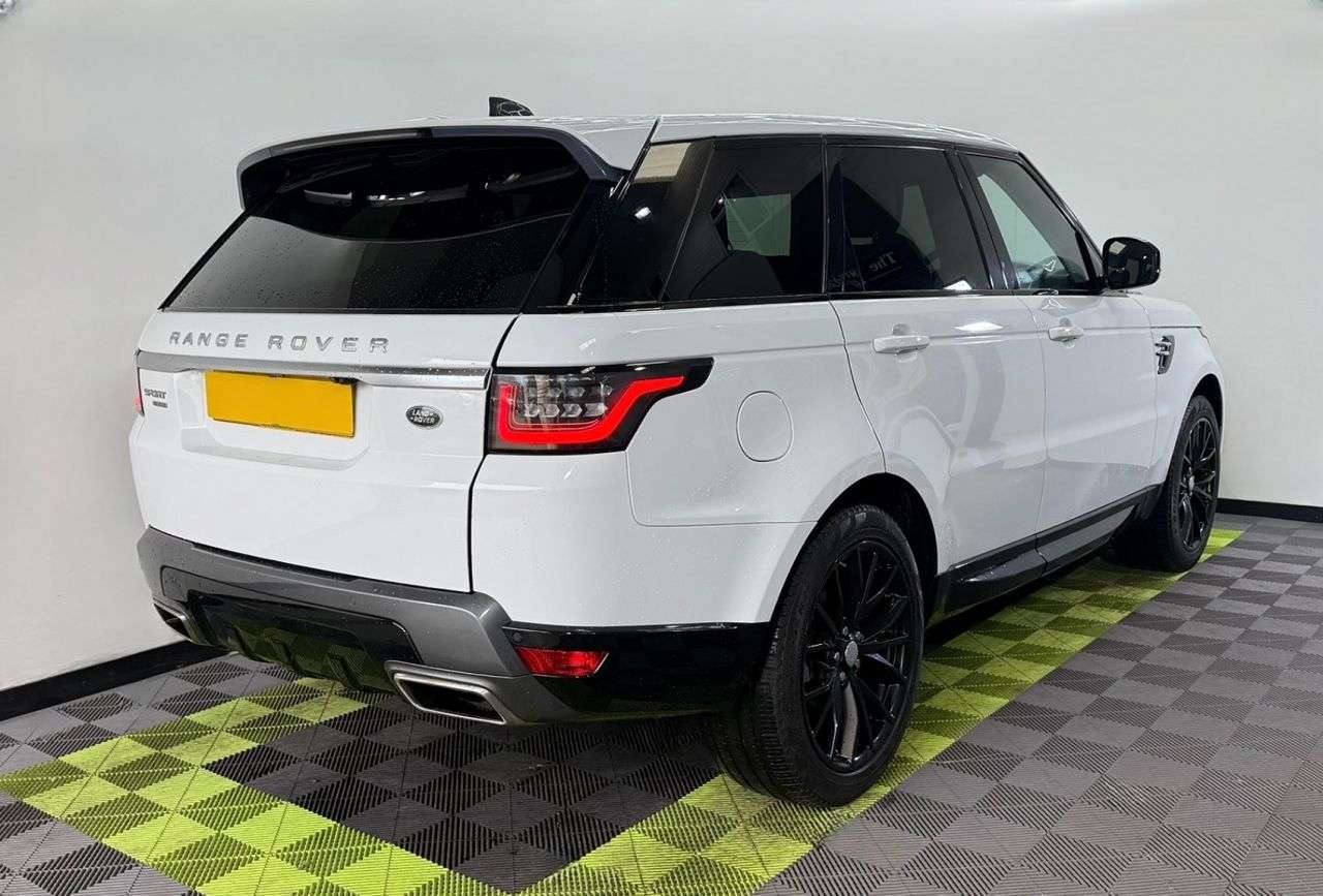 A 2019 LAND ROVER RANGE ROVER SPORT 3.0 SD V6 HSE SUV 5dr Diesel Auto 4WD Euro 6 (s/s) (306 ps) A 2019 LAND ROVER RANGE ROVER SPORT 3.0 SD V6 HSE SUV 5dr Diesel Auto 4WD Euro 6 (s/s) (306 ps)