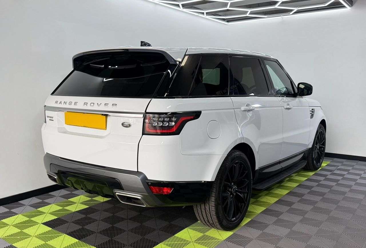 A 2019 LAND ROVER RANGE ROVER SPORT 3.0 SD V6 HSE SUV 5dr Diesel Auto 4WD Euro 6 (s/s) (306 ps) A 2019 LAND ROVER RANGE ROVER SPORT 3.0 SD V6 HSE SUV 5dr Diesel Auto 4WD Euro 6 (s/s) (306 ps)