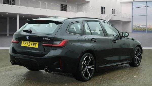 A 2022 BMW 3 SERIES 2.0 330e 12kWh M Sport Touring 5dr Petrol Plug-in Hybrid Auto Euro 6 (s/s) A 2022 BMW 3 SERIES 2.0 330e 12kWh M Sport Touring 5dr Petrol Plug-in Hybrid Auto Euro 6 (s/s)