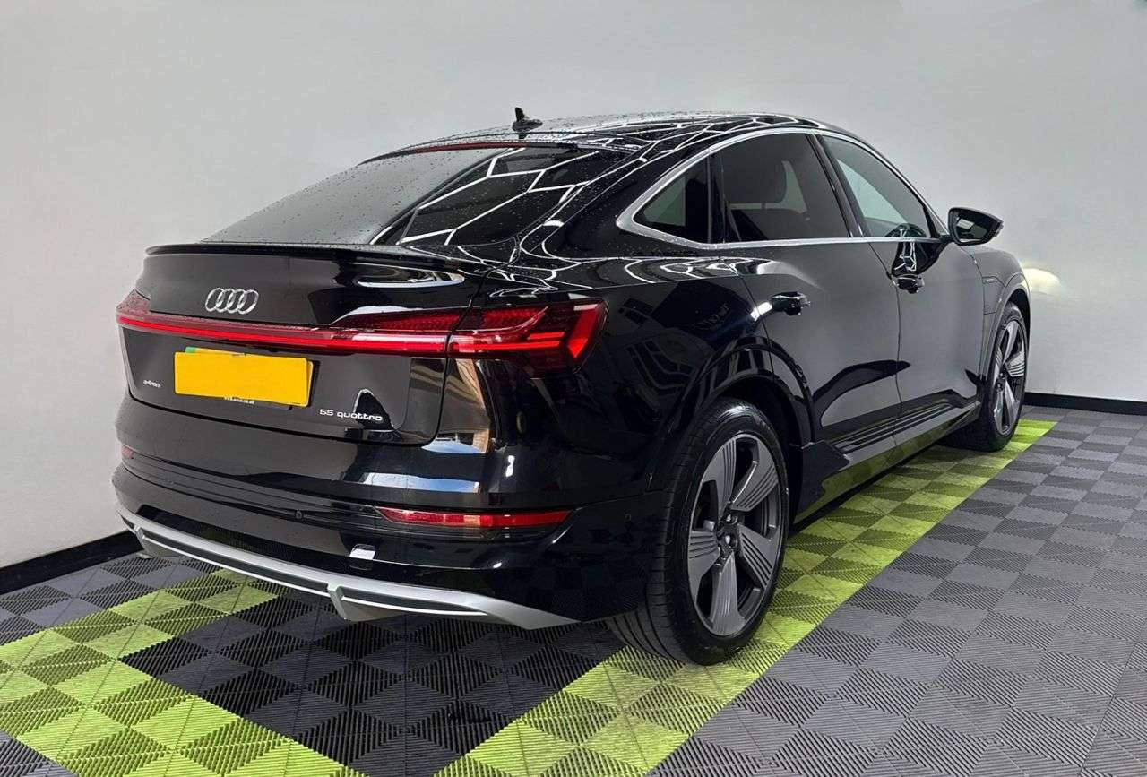 A 2022 AUDI E-TRON 55 S line Sportback 5dr Electric Auto quattro 95kWh (11kW Charger) (408 ps) A 2022 AUDI E-TRON 55 S line Sportback 5dr Electric Auto quattro 95kWh (11kW Charger) (408 ps)