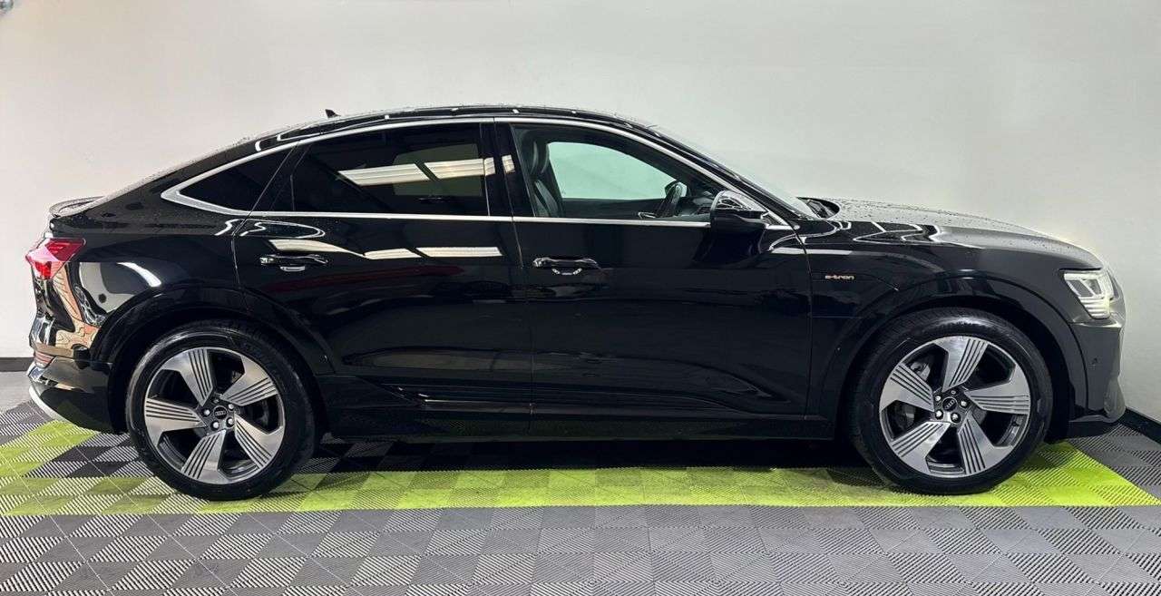 2022 AUDI E-TRON 2022 AUDI E-TRON