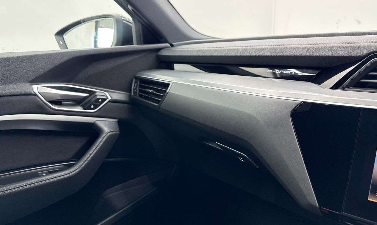 2022 AUDI E-TRON 2022 AUDI E-TRON