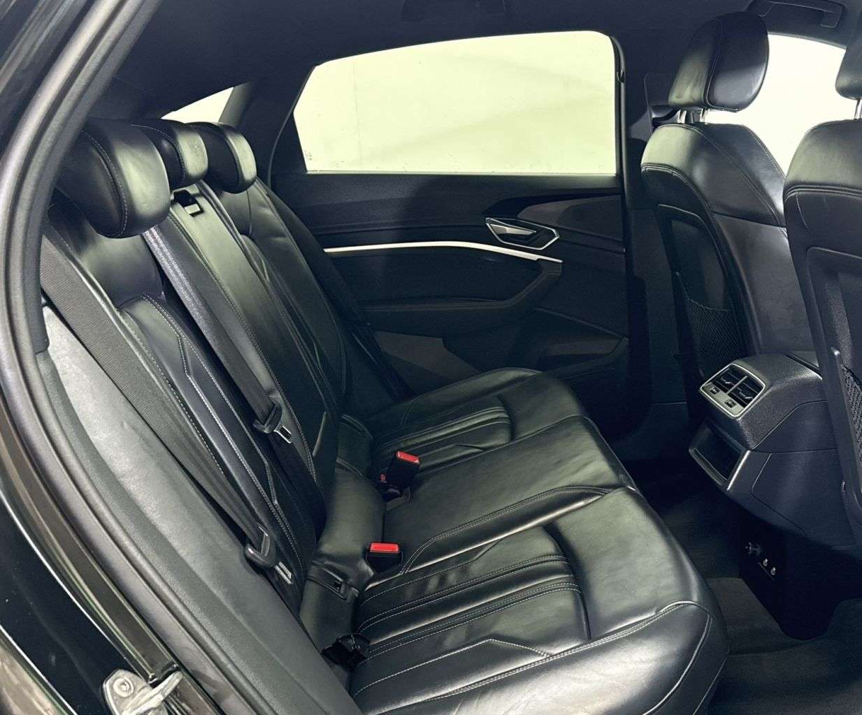 2022 AUDI E-TRON 2022 AUDI E-TRON