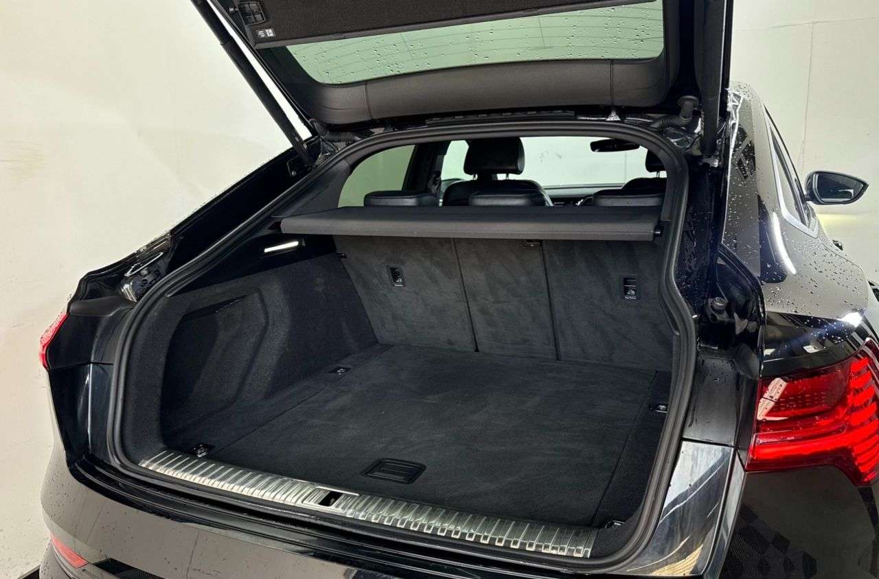 2022 AUDI E-TRON 2022 AUDI E-TRON