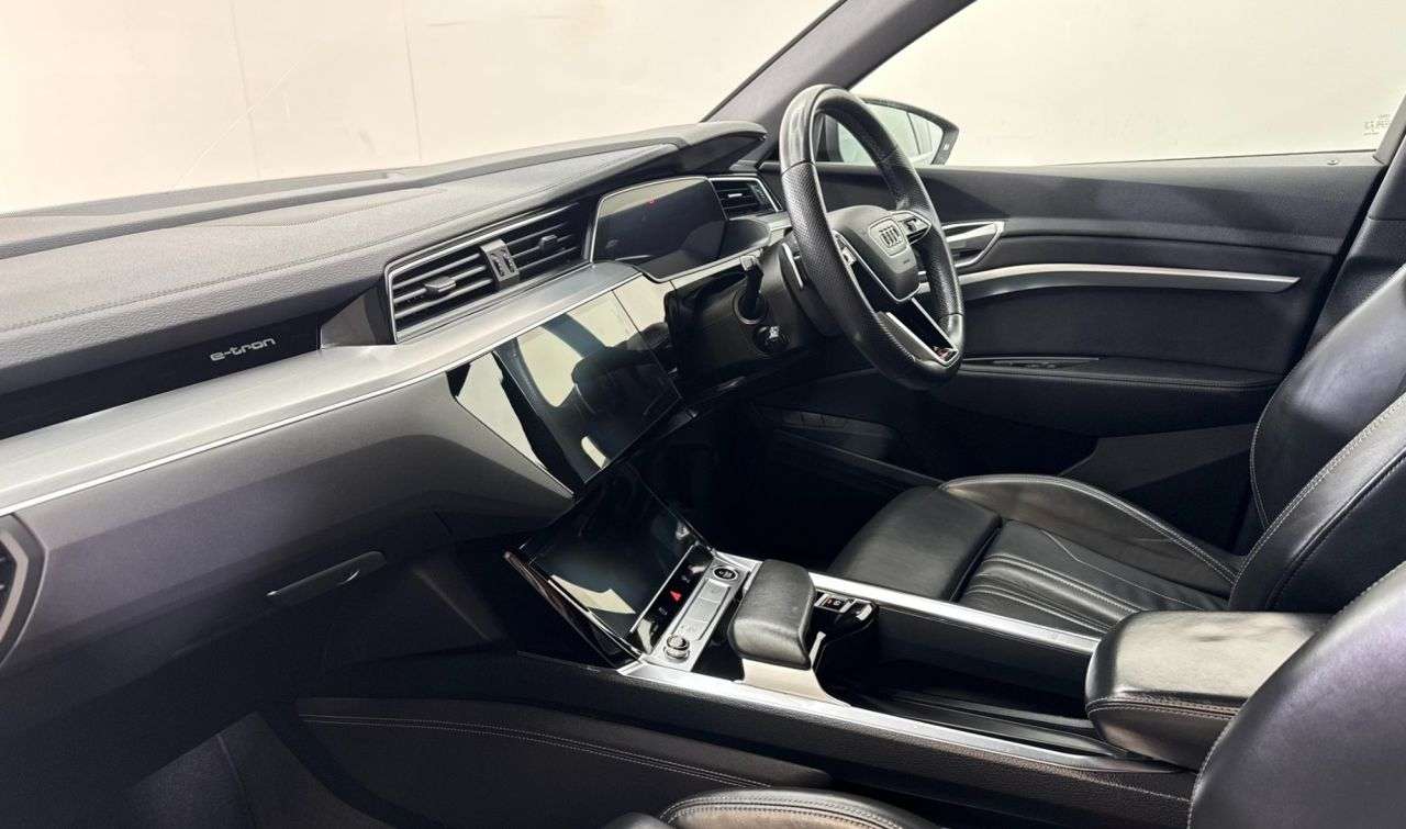 2022 AUDI E-TRON 2022 AUDI E-TRON