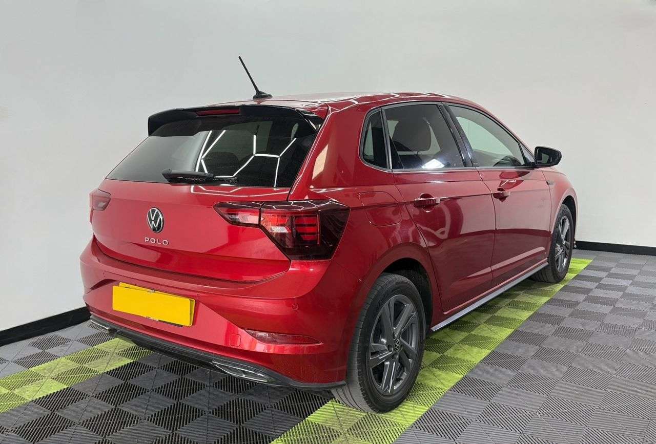 A 2022 VOLKSWAGEN POLO 1.0 TSI R-Line Hatchback 5dr Petrol Manual Euro 6 (s/s) (95 ps) A 2022 VOLKSWAGEN POLO 1.0 TSI R-Line Hatchback 5dr Petrol Manual Euro 6 (s/s) (95 ps)