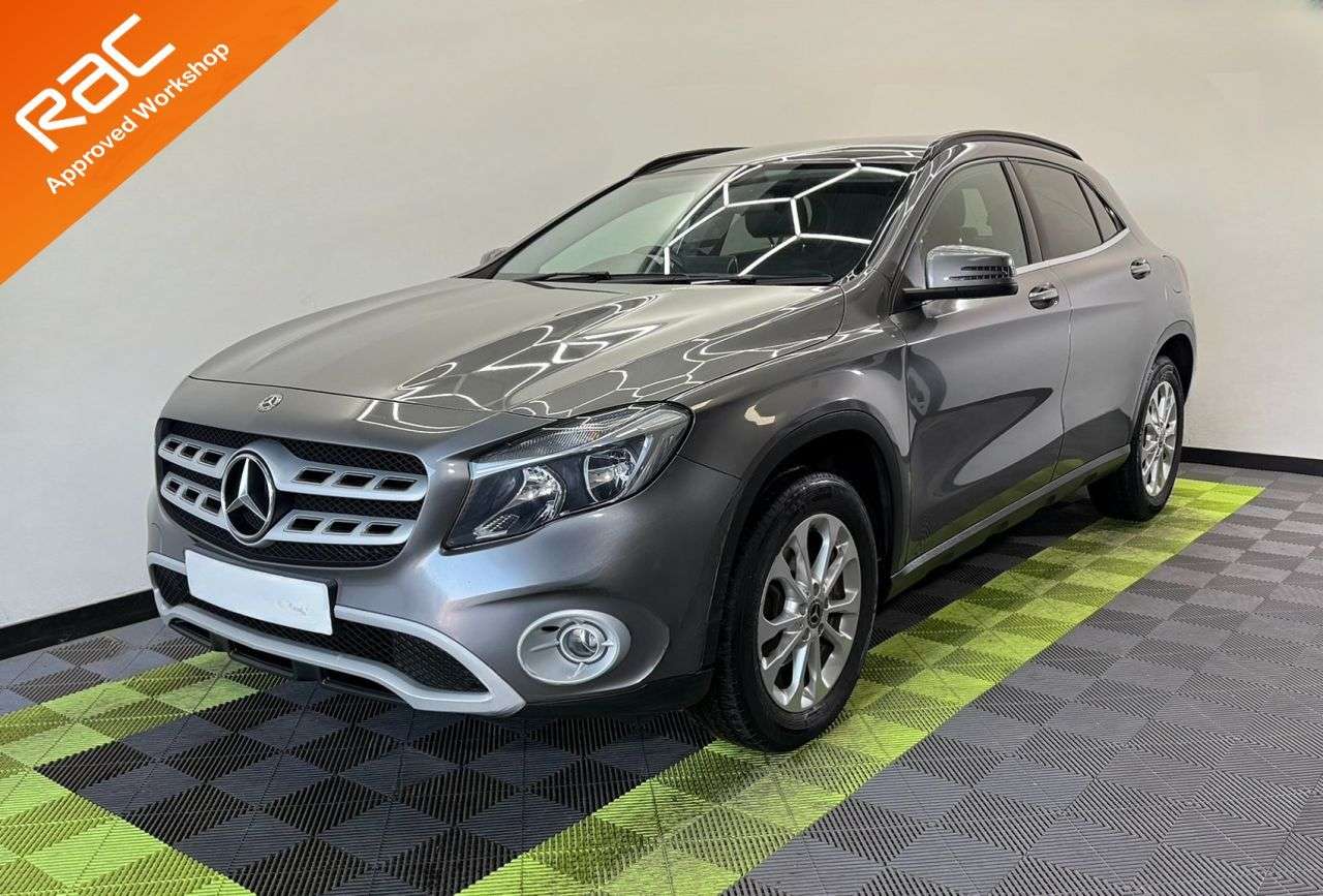 A 2017 MERCEDES-BENZ GLA 2.1 GLA200d SE SUV 5dr Diesel Manual Euro 6 (s/s) (136 ps) A 2017 MERCEDES-BENZ GLA 2.1 GLA200d SE SUV 5dr Diesel Manual Euro 6 (s/s) (136 ps)