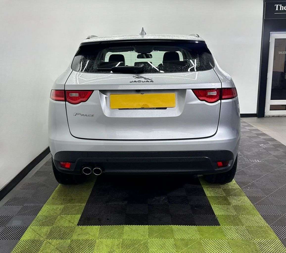 2017 JAGUAR F-PACE 2017 JAGUAR F-PACE