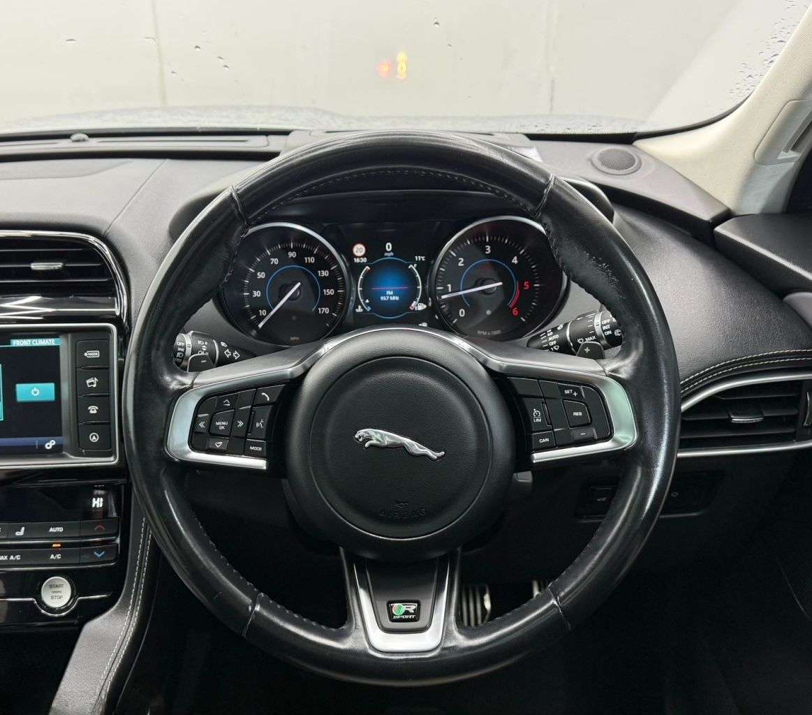 2017 JAGUAR F-PACE 2017 JAGUAR F-PACE