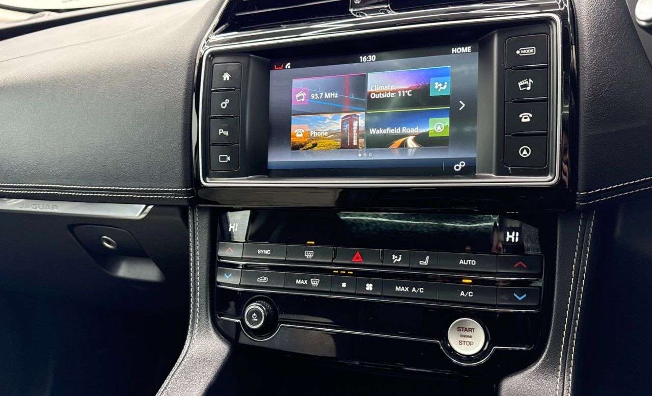 2017 JAGUAR F-PACE 2017 JAGUAR F-PACE