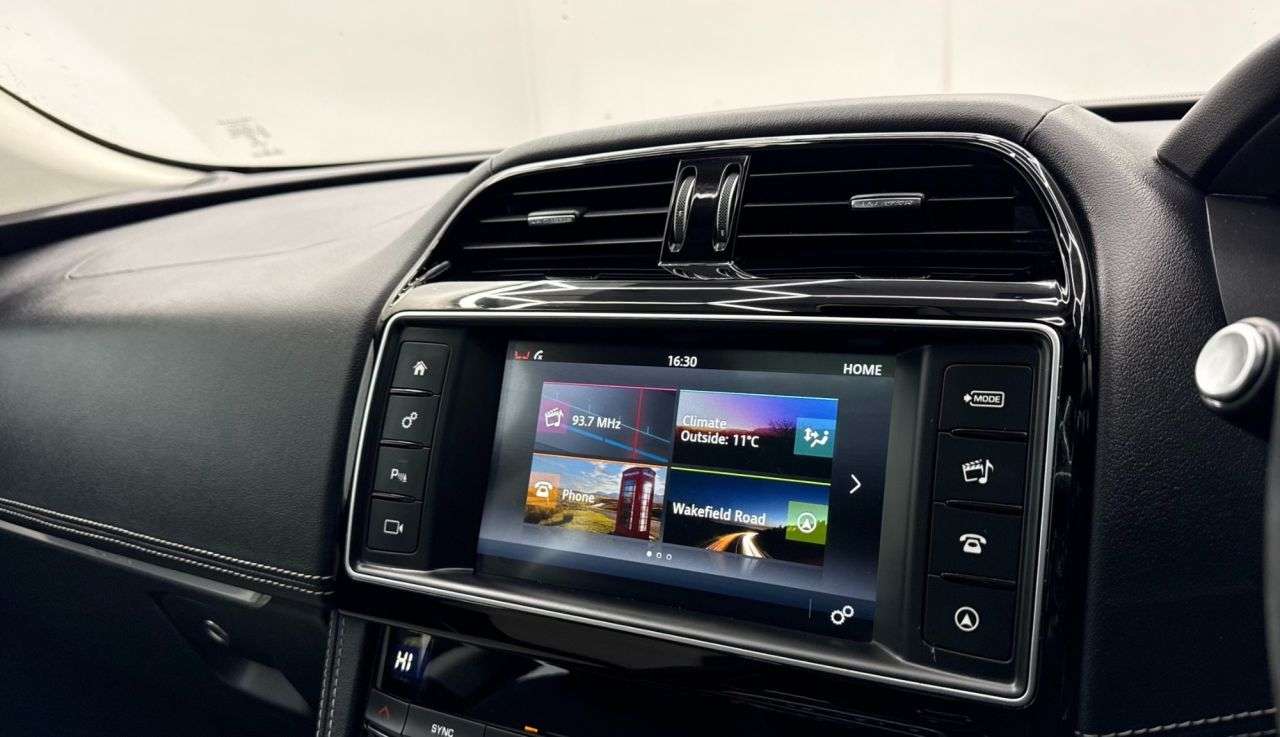 2017 JAGUAR F-PACE 2017 JAGUAR F-PACE