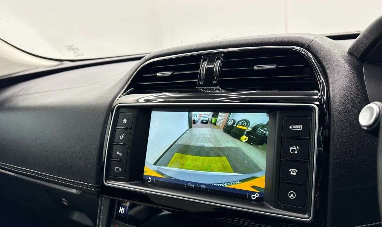 2017 JAGUAR F-PACE 2017 JAGUAR F-PACE