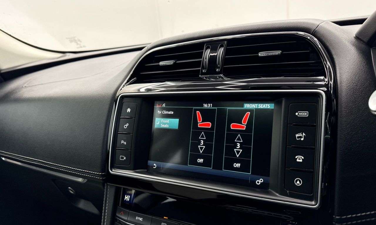 2017 JAGUAR F-PACE 2017 JAGUAR F-PACE