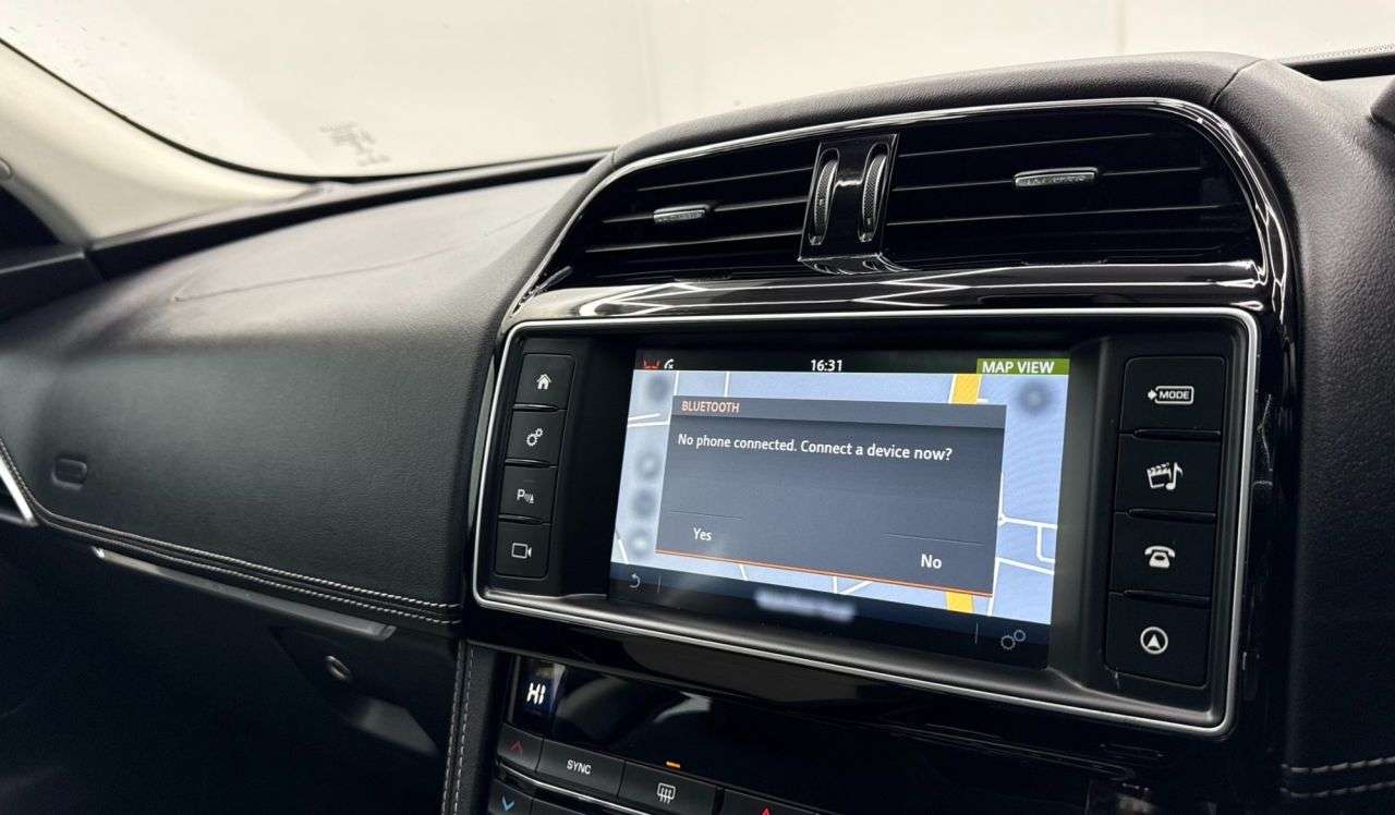 2017 JAGUAR F-PACE 2017 JAGUAR F-PACE