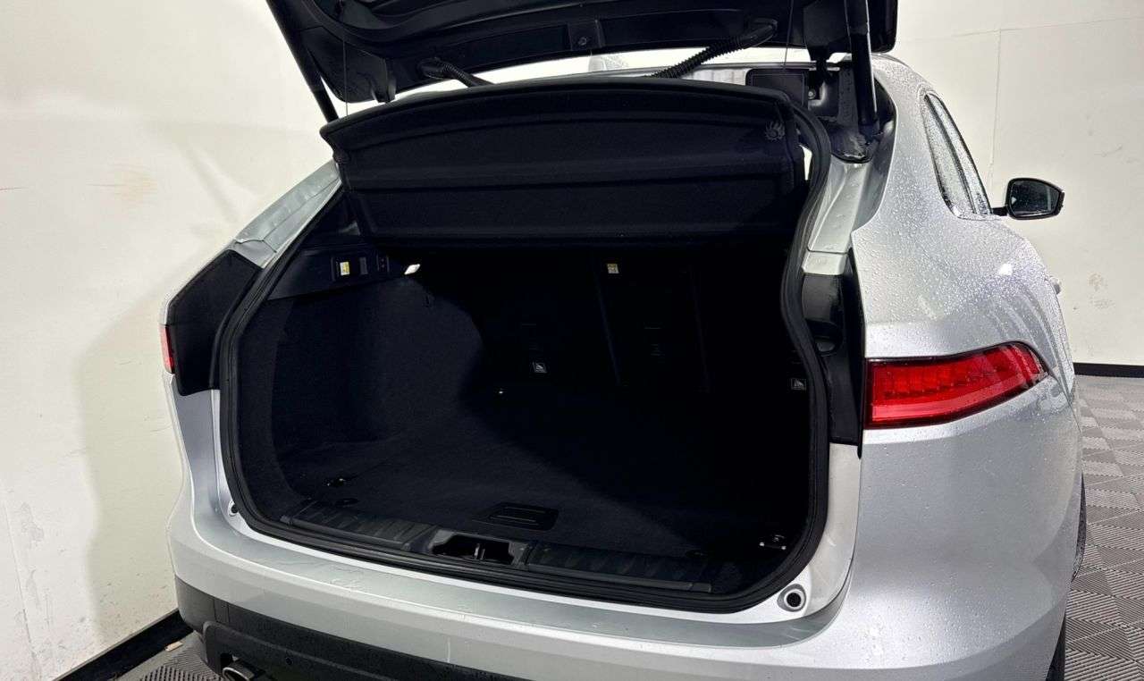 2017 JAGUAR F-PACE 2017 JAGUAR F-PACE