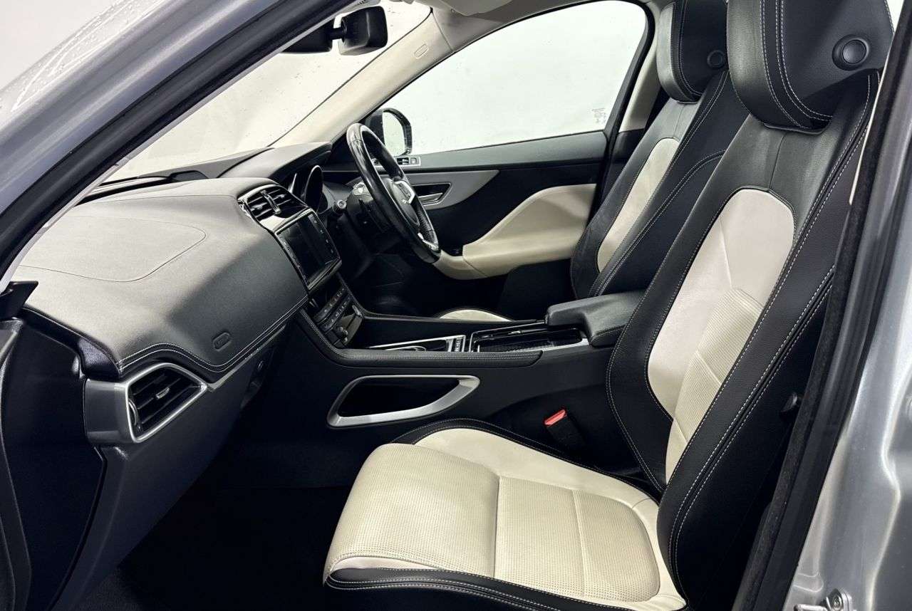 2017 JAGUAR F-PACE 2017 JAGUAR F-PACE