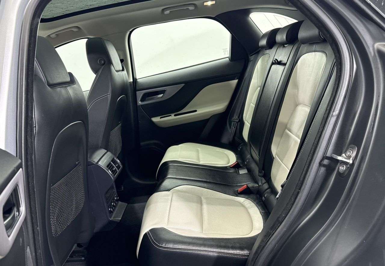 2017 JAGUAR F-PACE 2017 JAGUAR F-PACE