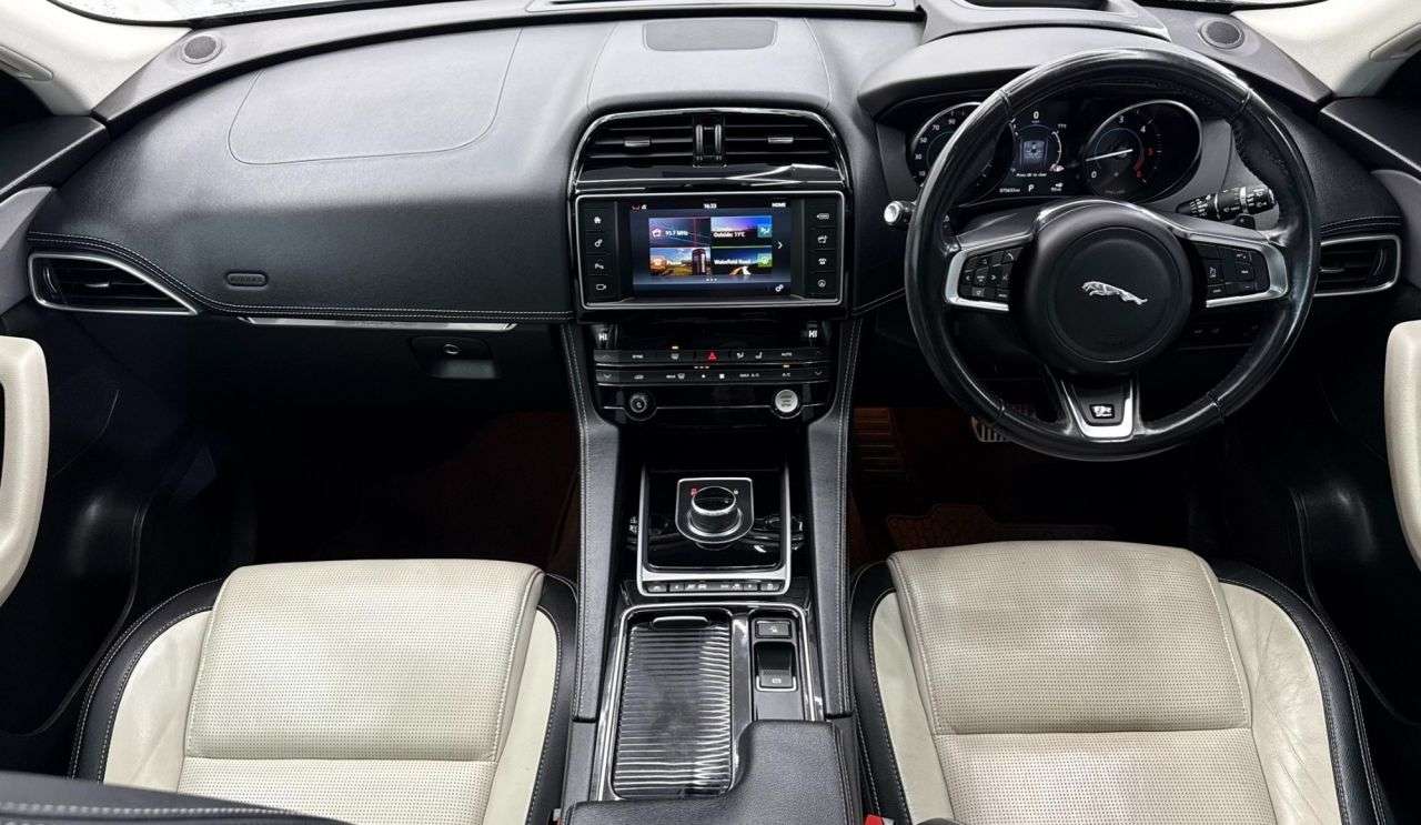 2017 JAGUAR F-PACE 2017 JAGUAR F-PACE