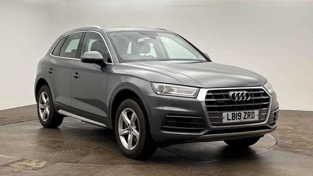 A 2019 AUDI Q5 2.0 TFSI 45 Sport SUV 5dr Petrol S Tronic quattro Euro 6 (s/s) (245 ps) A 2019 AUDI Q5 2.0 TFSI 45 Sport SUV 5dr Petrol S Tronic quattro Euro 6 (s/s) (245 ps)