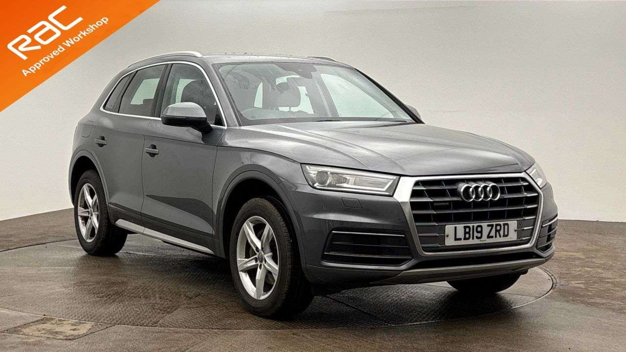 A 2019 AUDI Q5 2.0 TFSI 45 Sport SUV 5dr Petrol S Tronic quattro Euro 6 (s/s) (245 ps) A 2019 AUDI Q5 2.0 TFSI 45 Sport SUV 5dr Petrol S Tronic quattro Euro 6 (s/s) (245 ps)