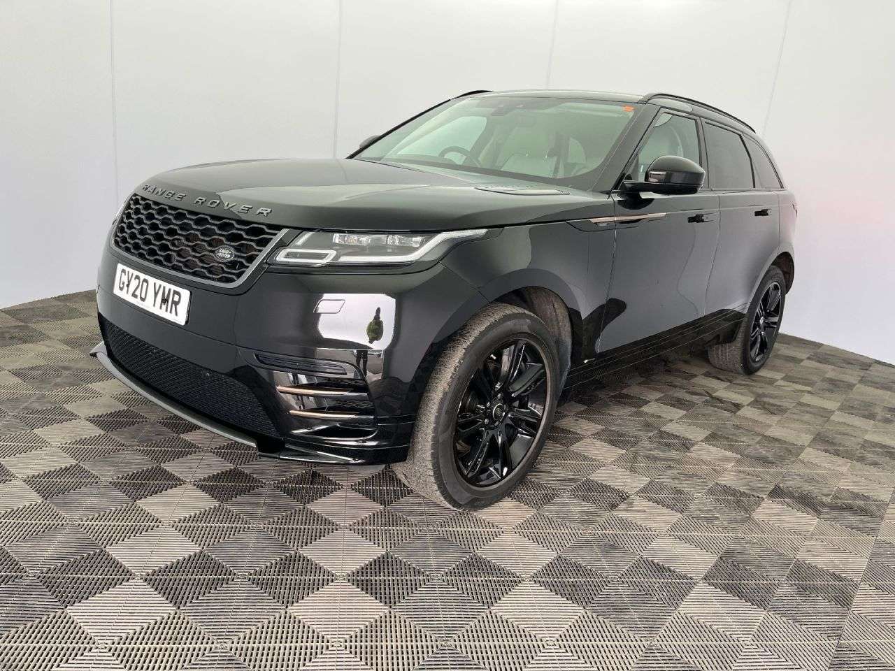 A 2020 LAND ROVER RANGE ROVER VELAR 2.0 P250 R-Dynamic S SUV 5dr Petrol Auto 4WD Euro 6 (s/s) (250 ps) A 2020 LAND ROVER RANGE ROVER VELAR 2.0 P250 R-Dynamic S SUV 5dr Petrol Auto 4WD Euro 6 (s/s) (250 ps)