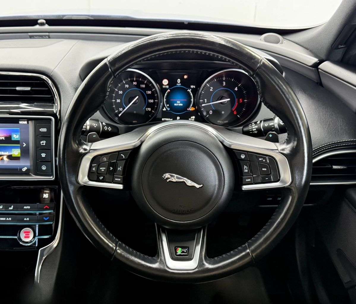 2017 JAGUAR XE 2017 JAGUAR XE