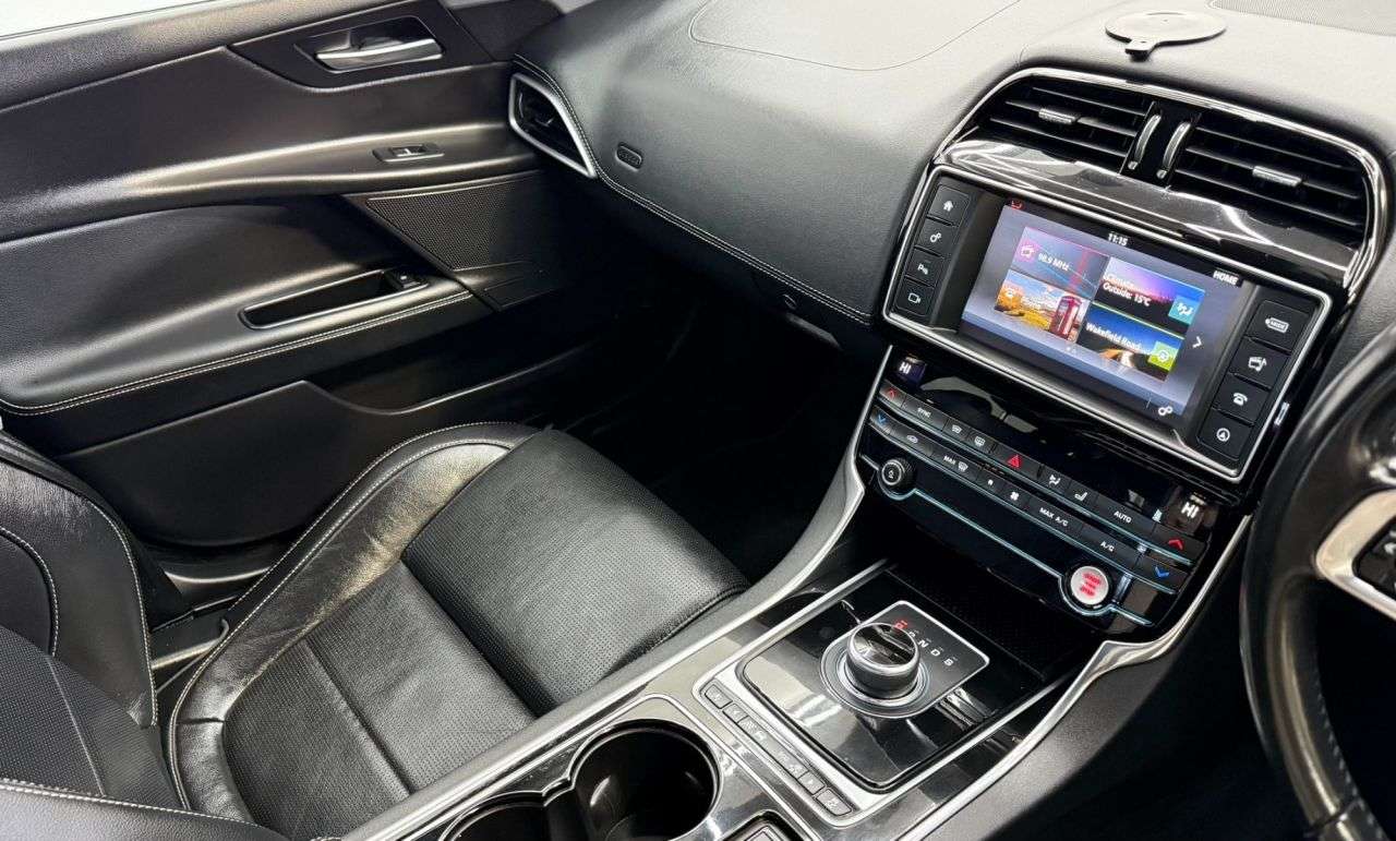 2017 JAGUAR XE 2017 JAGUAR XE