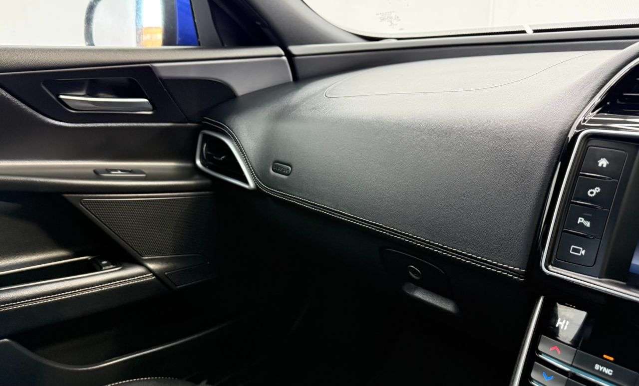 2017 JAGUAR XE 2017 JAGUAR XE