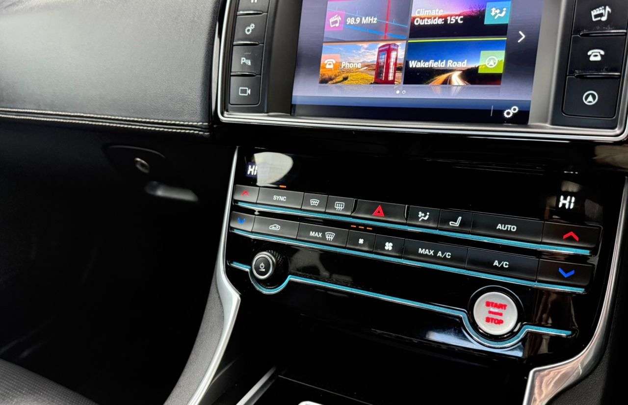 2017 JAGUAR XE 2017 JAGUAR XE