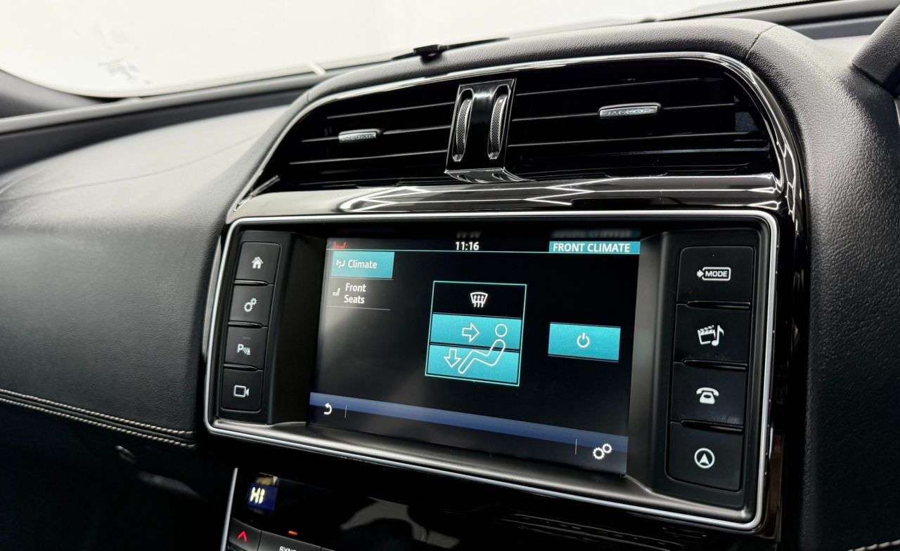 2017 JAGUAR XE 2017 JAGUAR XE