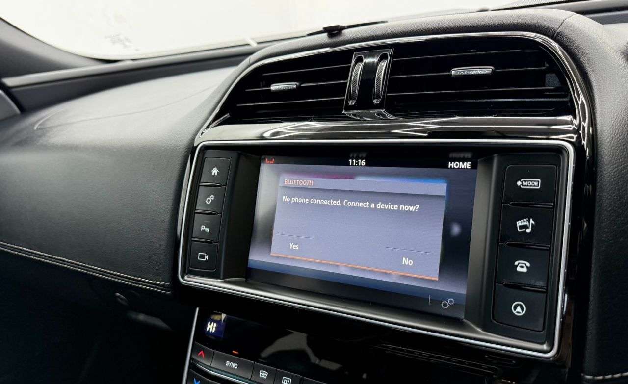 2017 JAGUAR XE 2017 JAGUAR XE