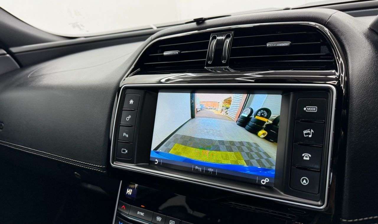 2017 JAGUAR XE 2017 JAGUAR XE