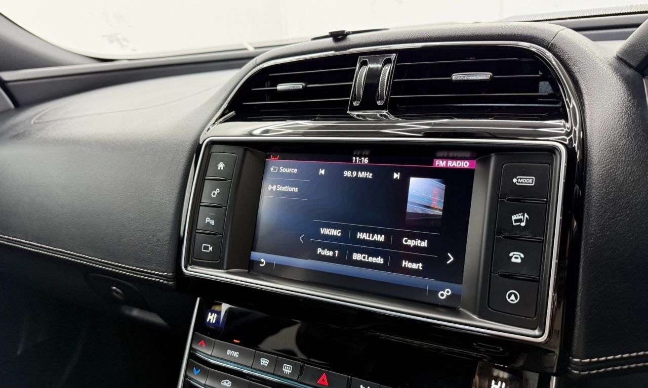 2017 JAGUAR XE 2017 JAGUAR XE